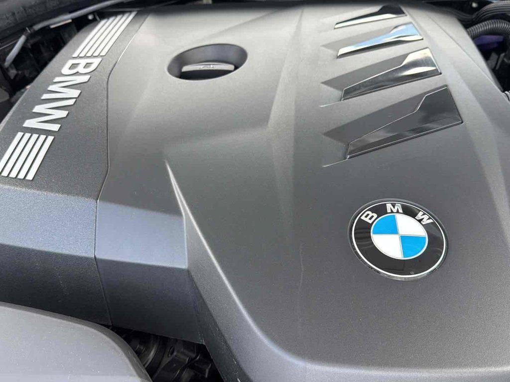 Used 2025 BMW 330i xDrive Sedan AWD/4WD image 39