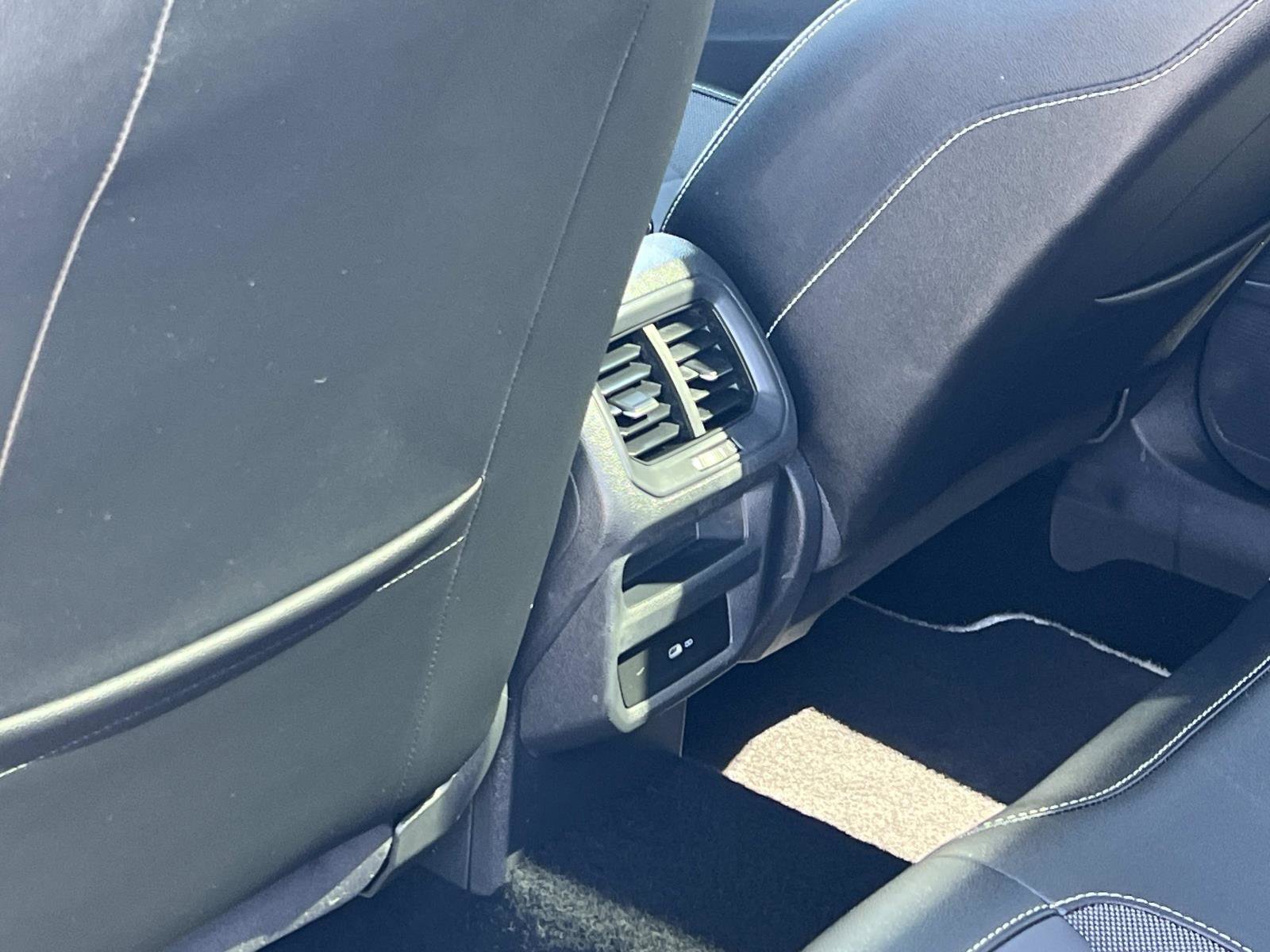 Certified 2023 Volkswagen Taos SE w/ Panoramic Sunroof Package image 23