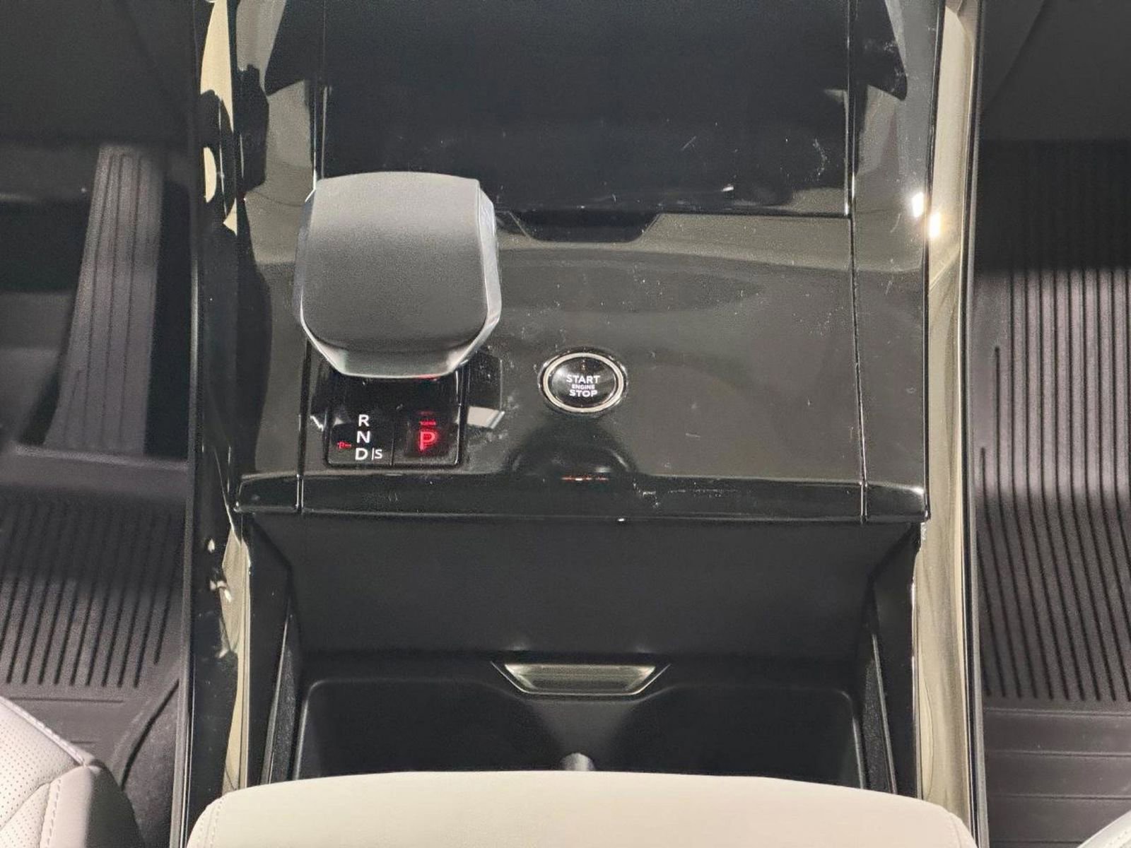 New 2026 Land Rover Range Rover Sport SE image 15