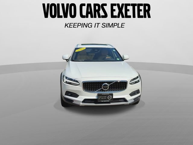 Certified 2025 Volvo V90 B6 Cross Country Ultra w/ Climate Package AWD/4WD image 3