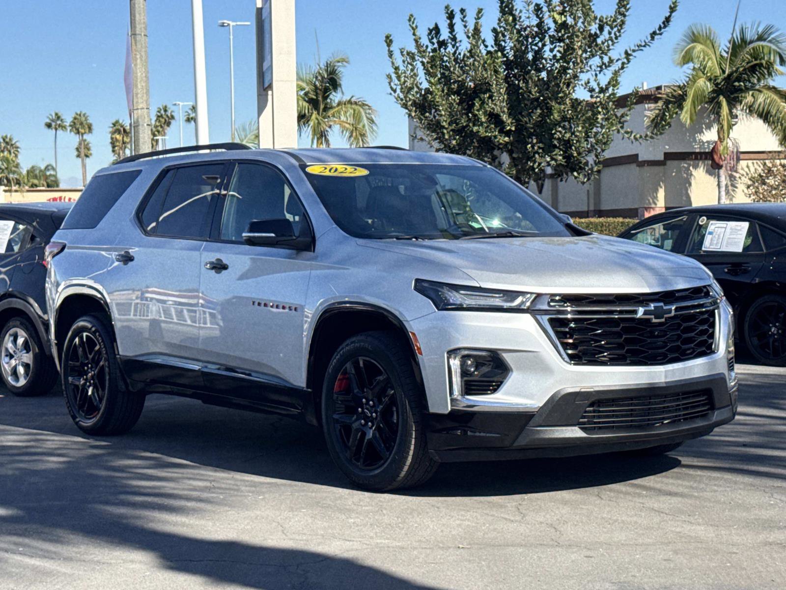 Used 2022 Chevrolet Traverse Premier w/ Redline Edition image 3