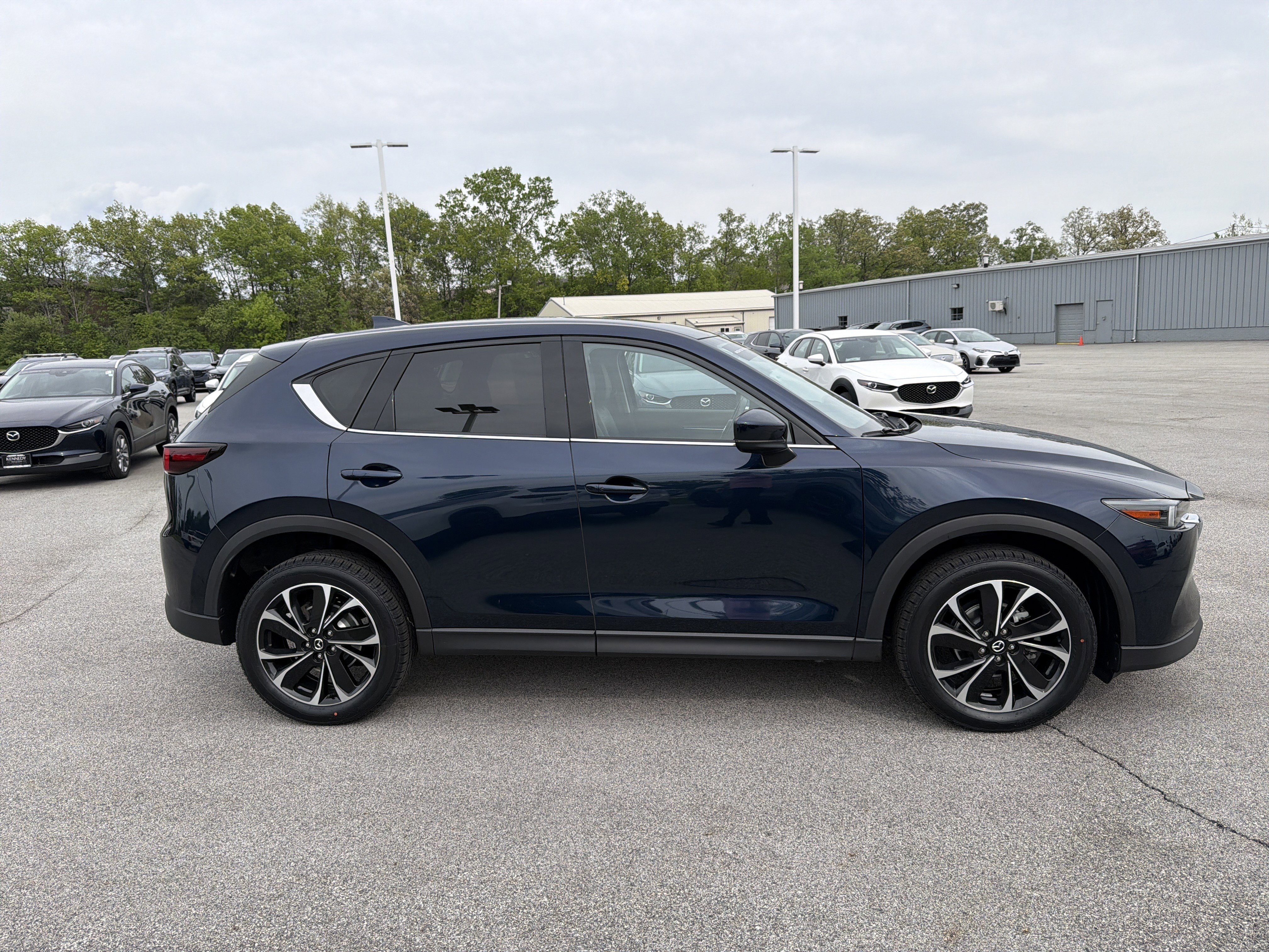 Certified 2022 MAZDA CX-5 AWD 2.5 S w/ Premium Plus Pkg image 2