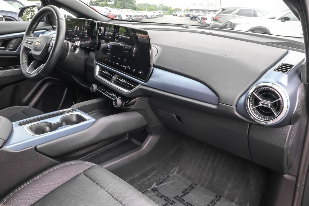 Used 2024 Chevrolet Equinox EV LT AWD/4WD image 35