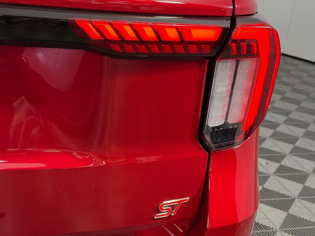 Used 2025 Ford Explorer ST image 22