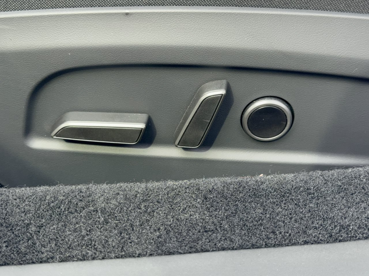 Used 2025 Tesla Model 3 Long Range RWD image 16