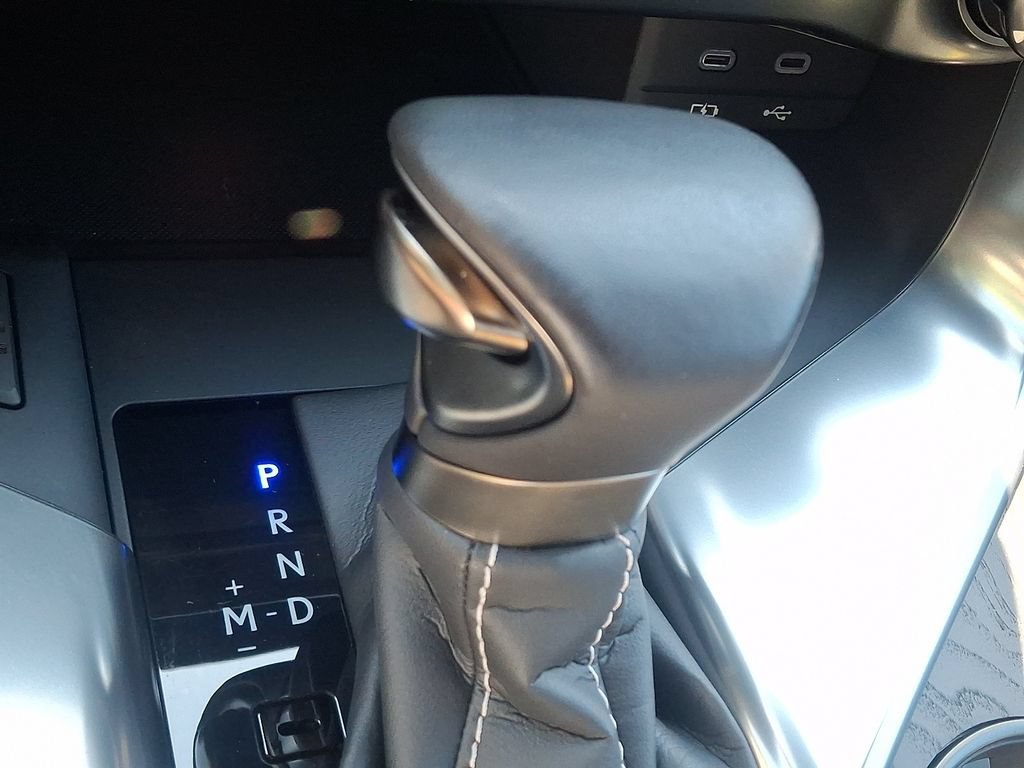 Used 2025 Lexus LX 600 4WD w/ Accessory Package (2T) image 17