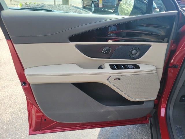 Certified 2024 Lincoln Nautilus Reserve w/ Equipment Group 202A AWD/4WD image 20