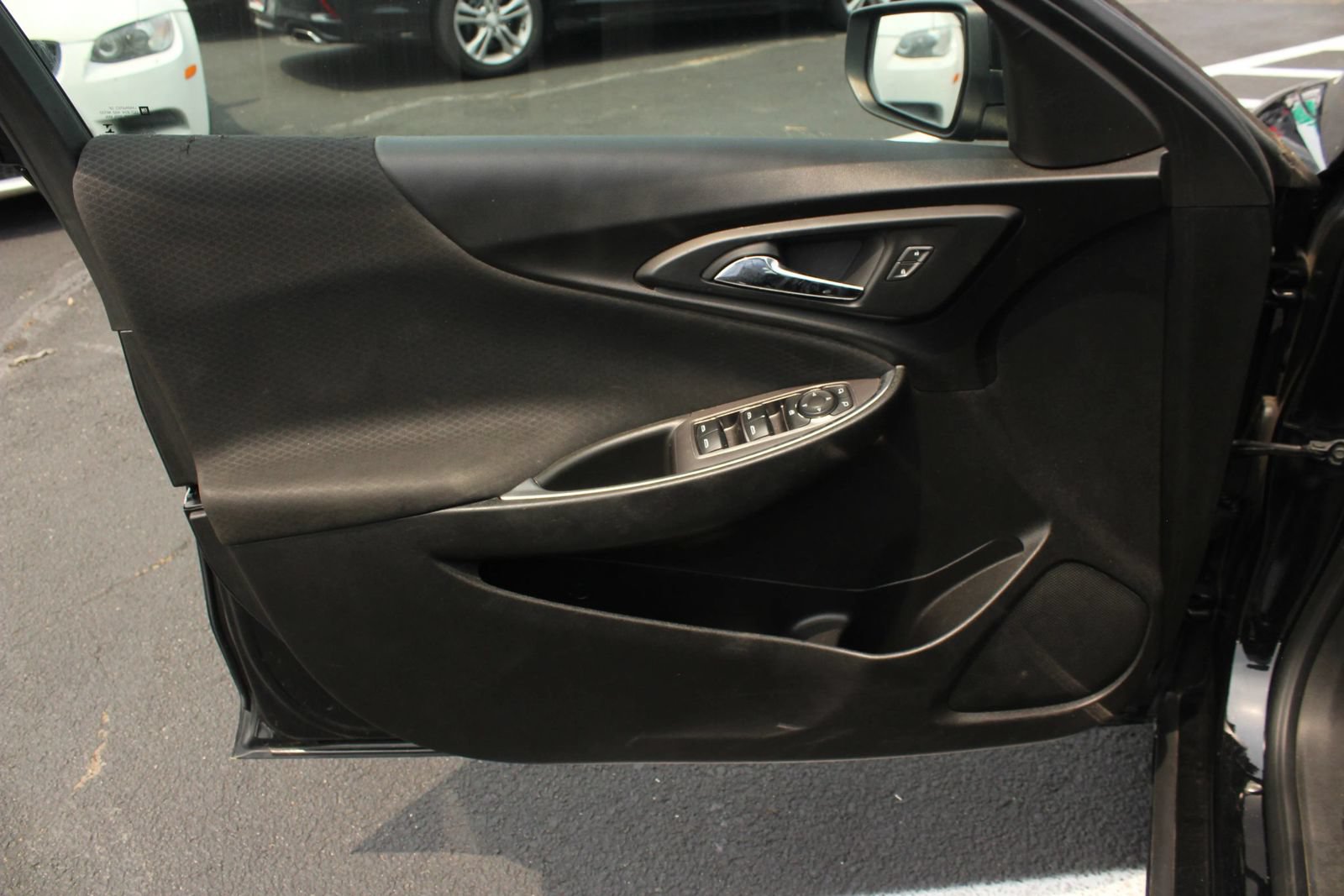 Used 2019 Chevrolet Malibu LT FWD image 12