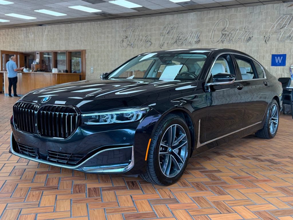 Used 2020 BMW 750i xDrive w/ Executive Package AWD/4WD image 3