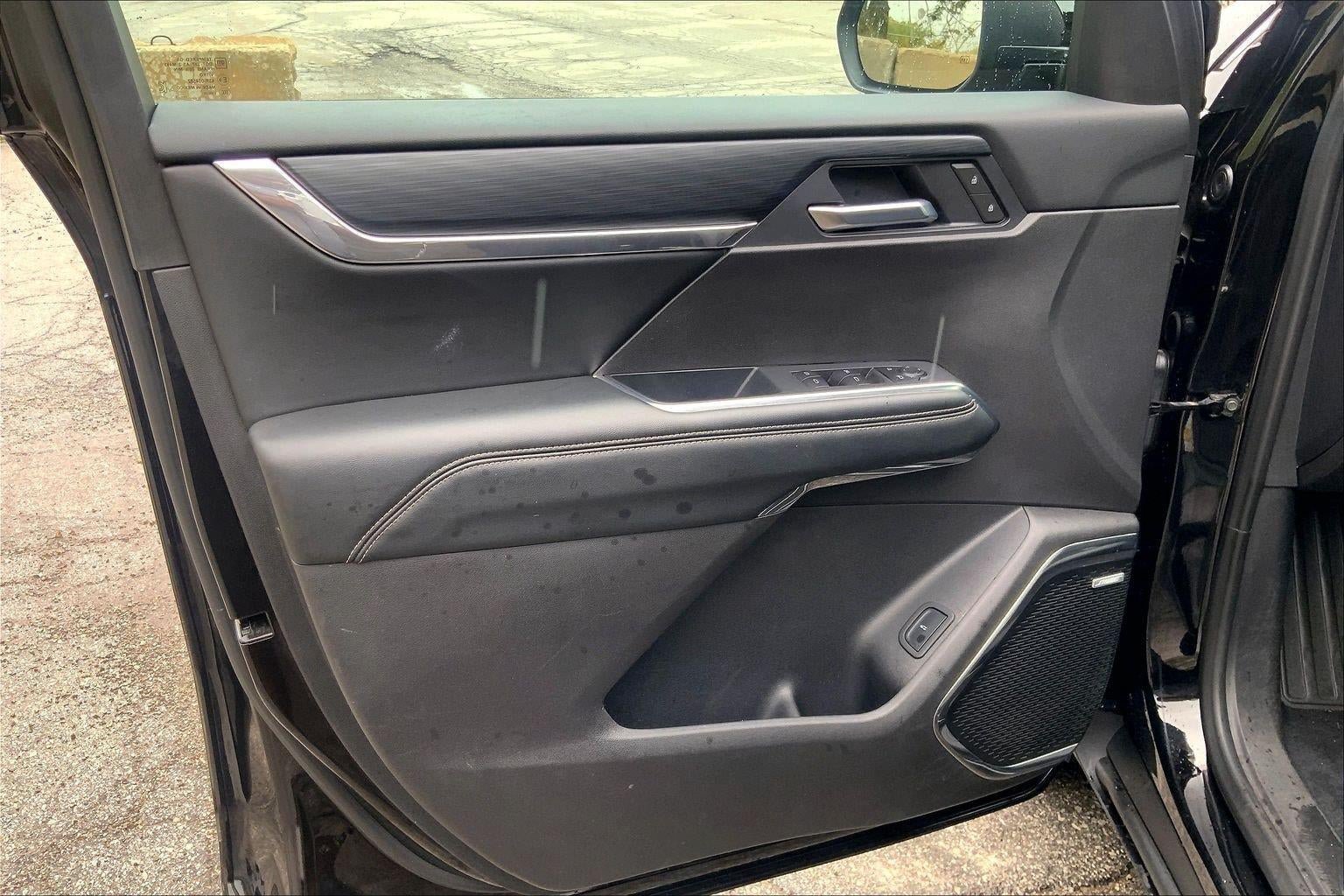 Used 2025 GMC Acadia Elevation FWD image 26