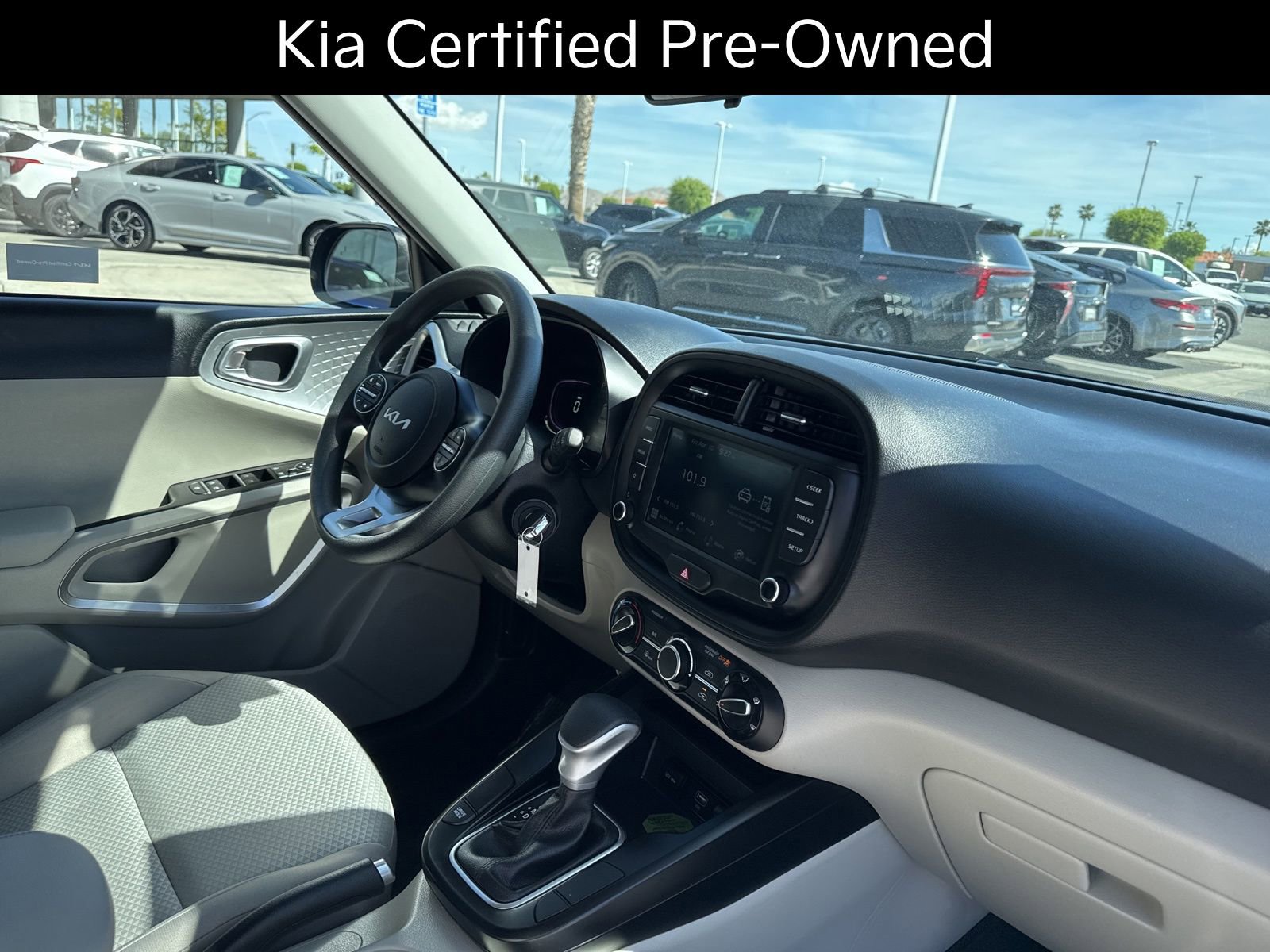 Certified 2025 Kia Soul LX w/ LX Technology Package FWD image 24