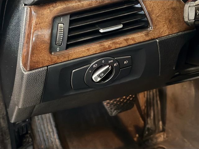 Used 2009 BMW 328i xDrive Sedan image 10