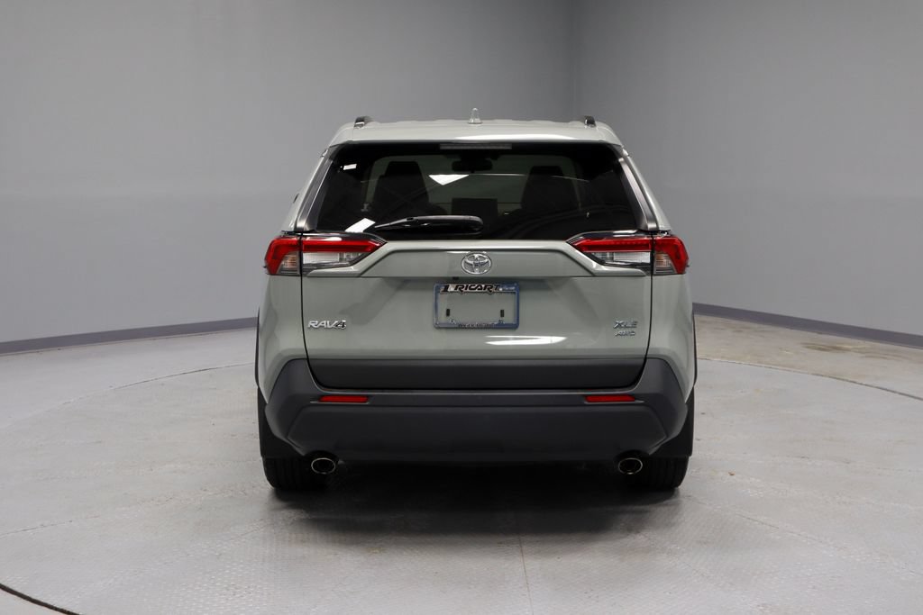 Used 2022 Toyota RAV4 XLE Premium AWD/4WD image 9
