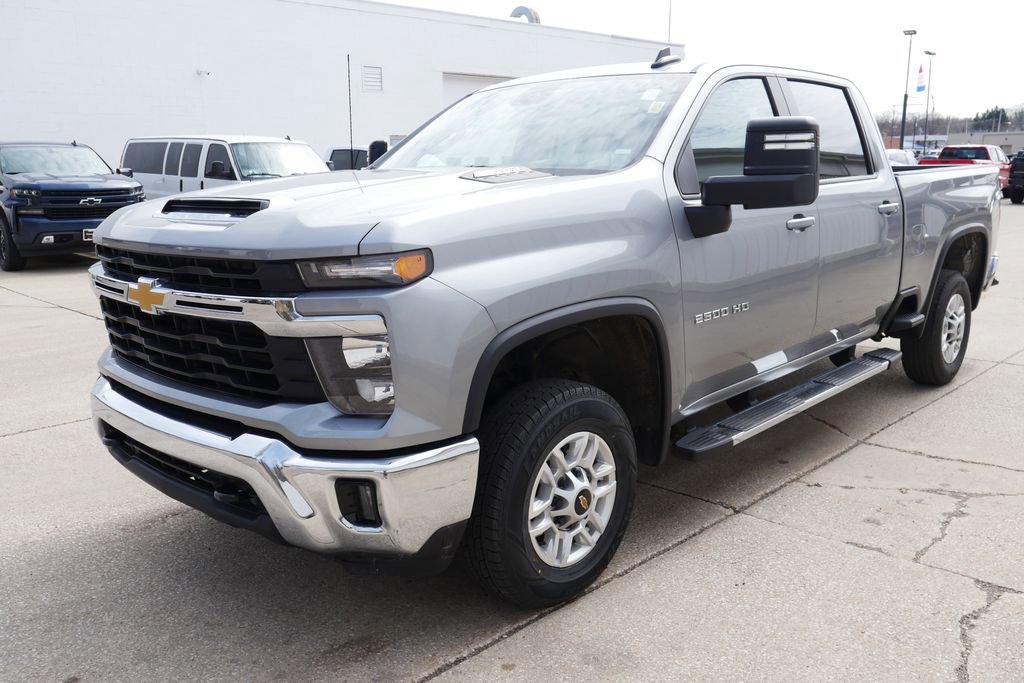 Used 2025 Chevrolet Silverado 2500 LT w/ Convenience Package image 4