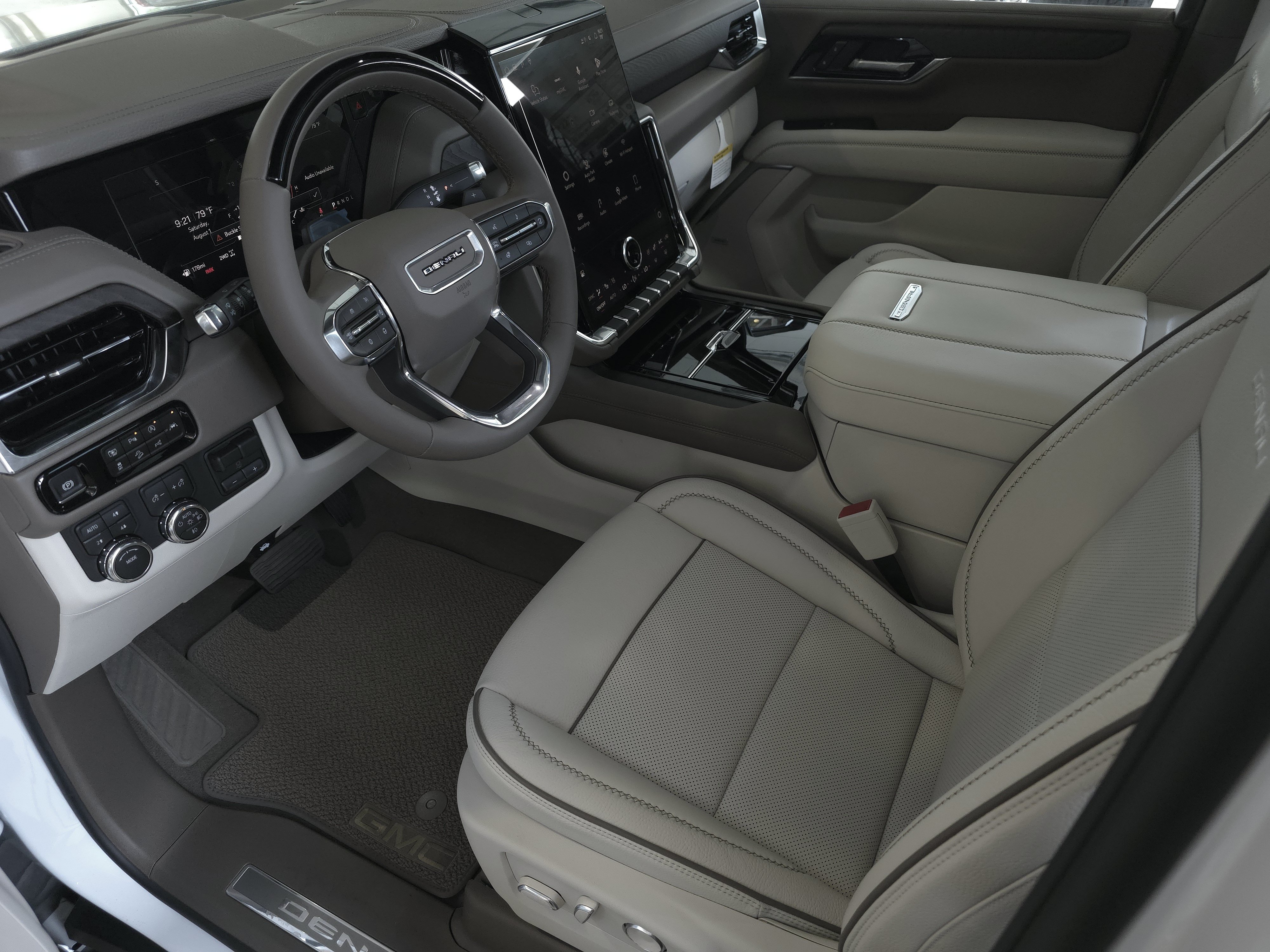 New 2026 GMC Yukon XL Denali w/ Denali Reserve Package AWD/4WD image 9