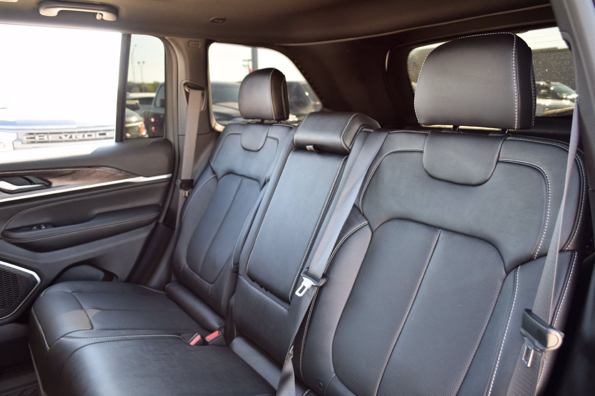 Used 2026 Jeep Grand Cherokee Limited AWD/4WD image 17