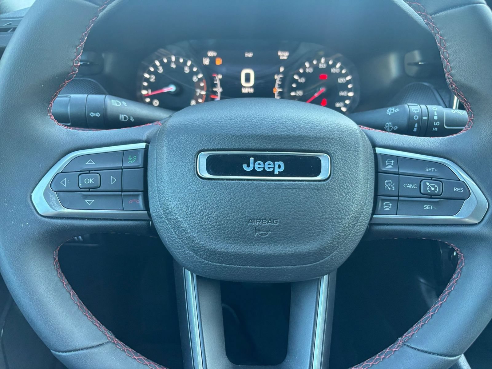 Used 2025 Jeep Compass Trailhawk AWD/4WD image 27