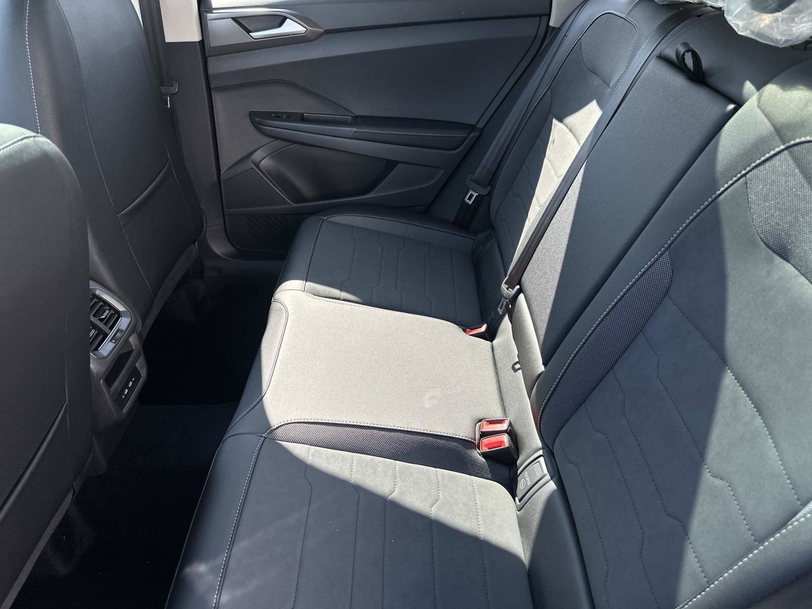 New 2027 Volkswagen Taos SE FWD image 27