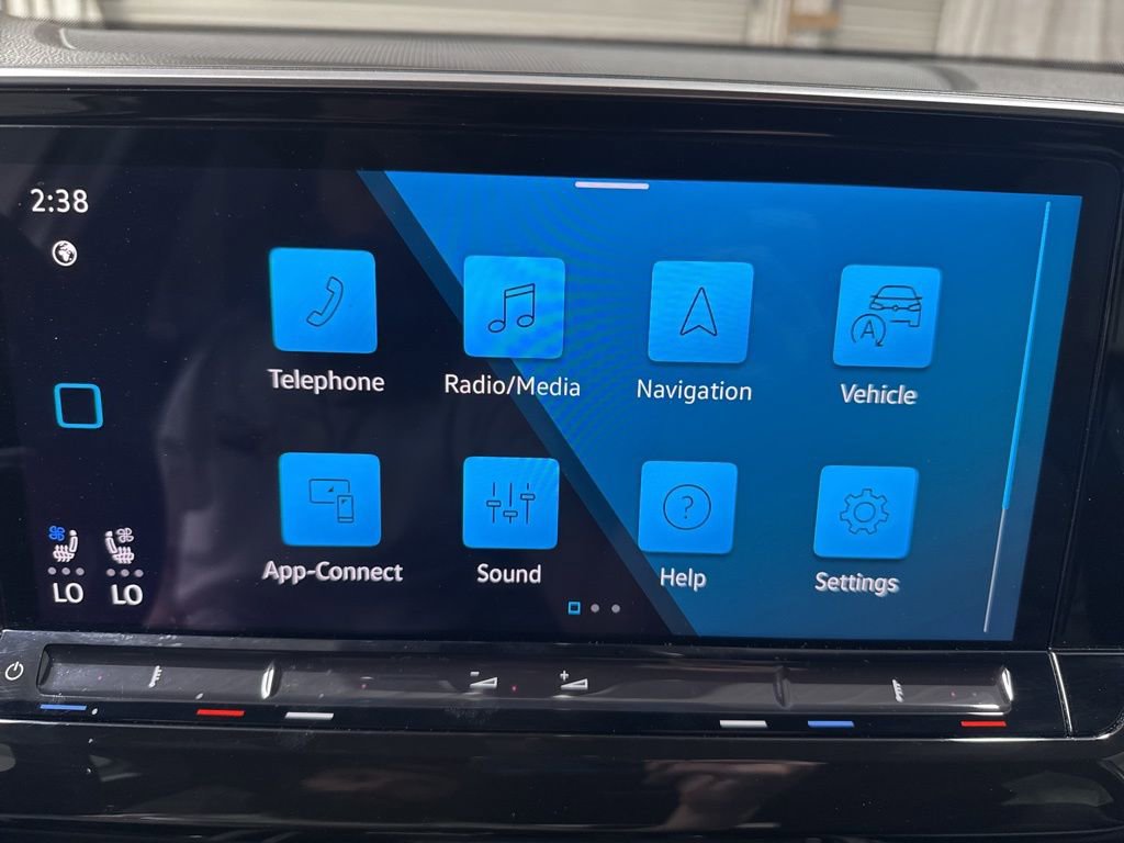 Used 2025 Volkswagen Atlas Cross Sport SE image 26