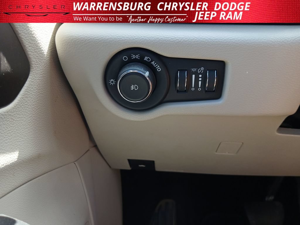 Used 2018 Chrysler Pacifica Touring-L w/ Advanced Safetytec Group FWD image 29