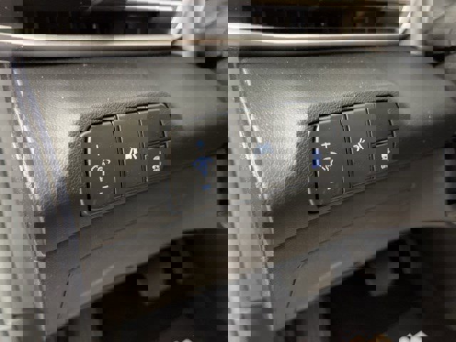 Used 2023 Hyundai Elantra SEL w/ Convenience Package image 26