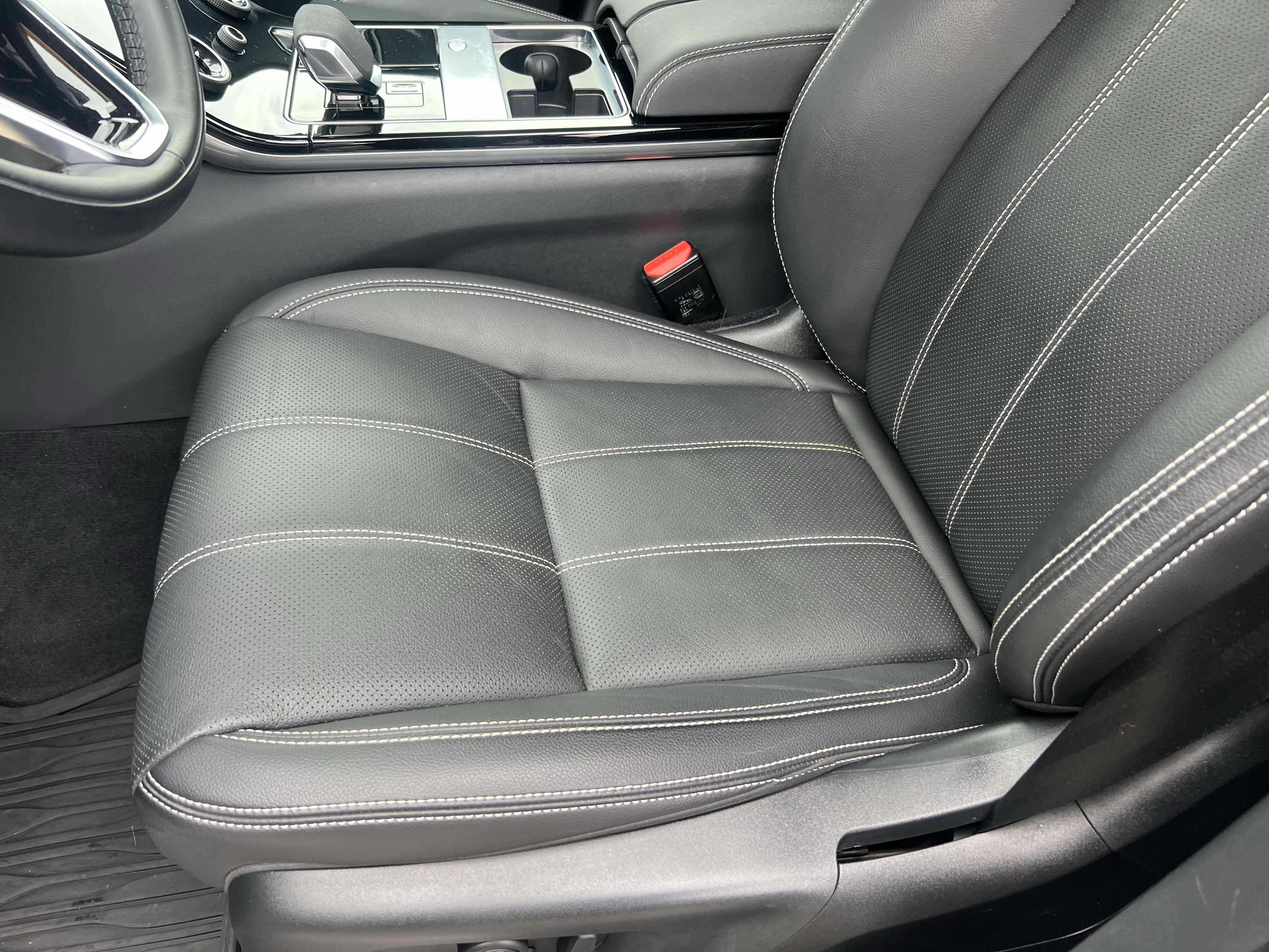 Certified 2023 Land Rover Range Rover Velar R-Dynamic S image 18