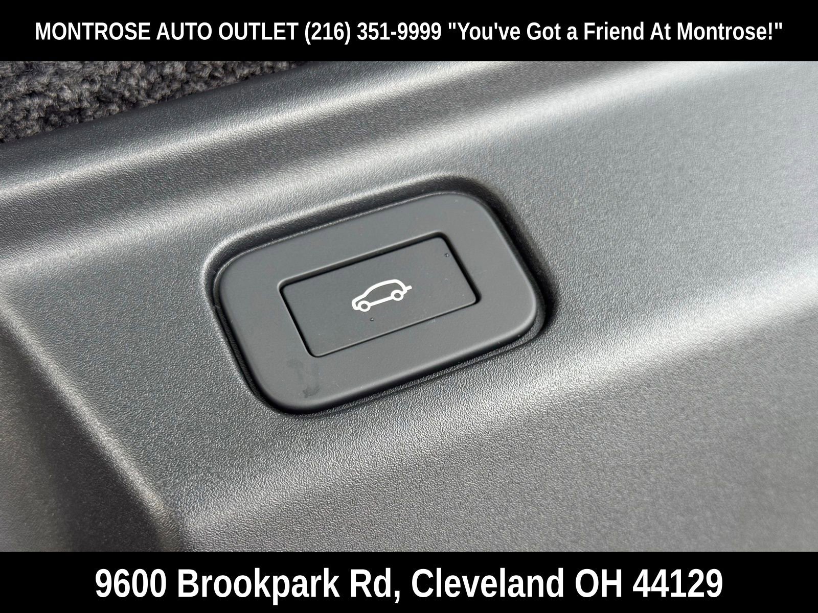 New 2025 Land Rover Range Rover SE image 43