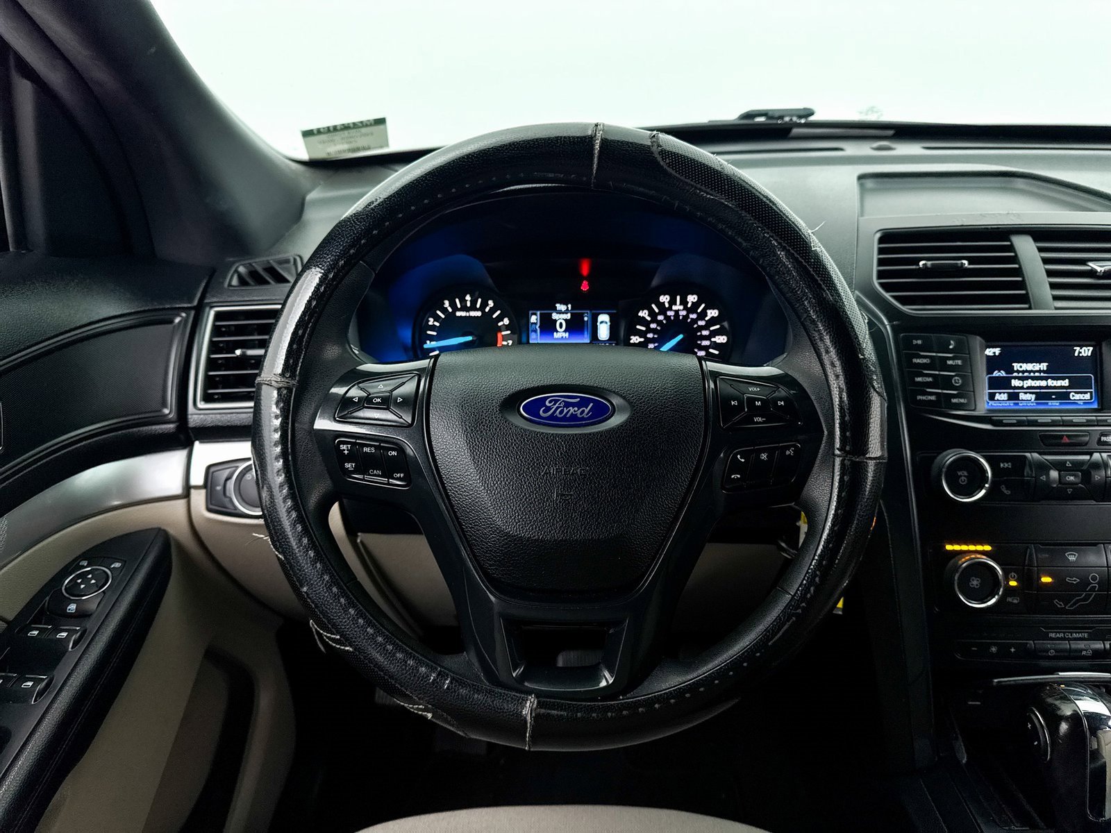 Used 2018 Ford Explorer 4WD image 3