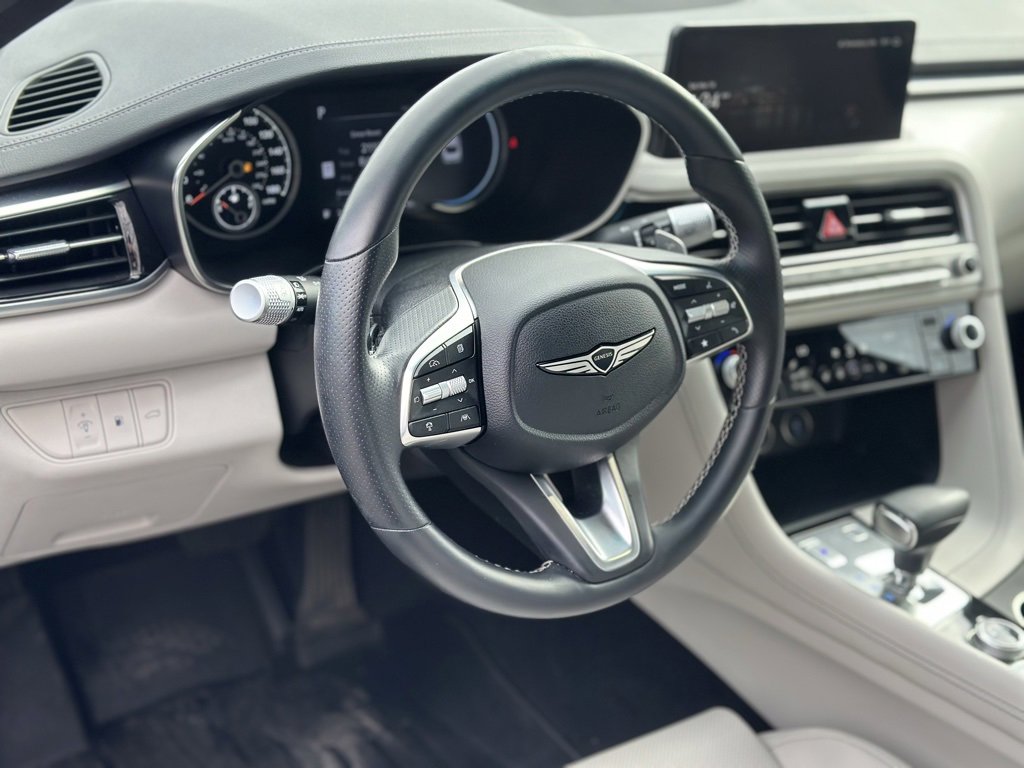 Used 2024 Genesis G70 2.5T image 12