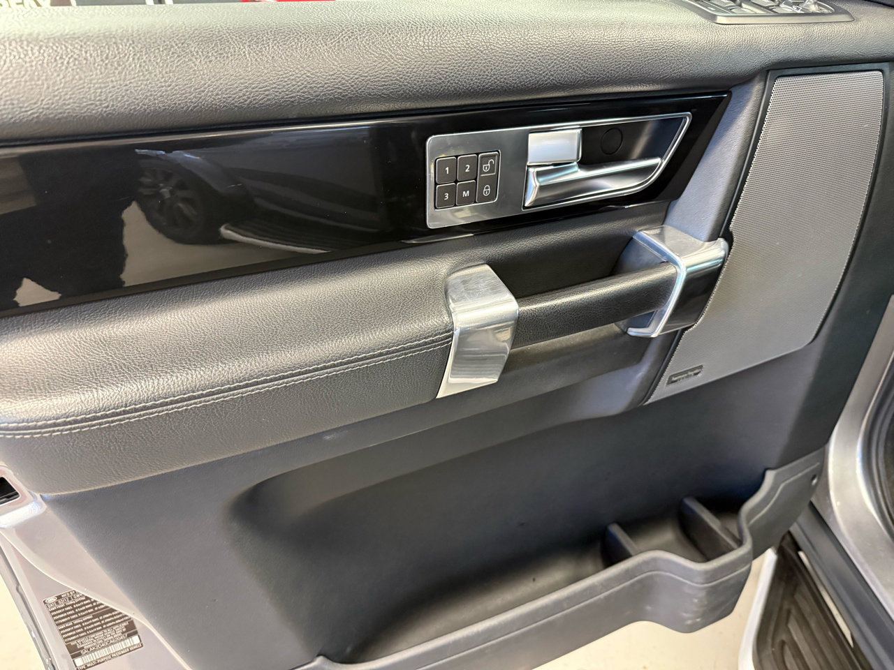 Used 2012 Land Rover LR4 HSE LUX image 29