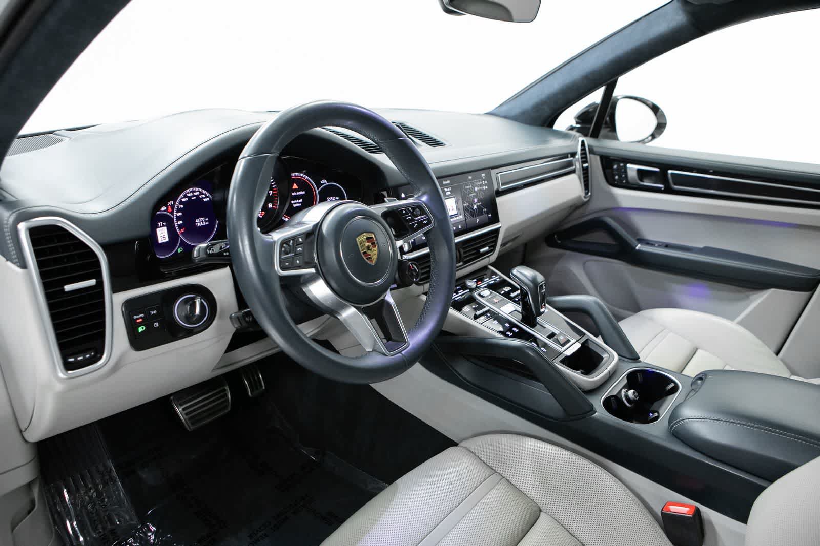 Certified 2023 Porsche Cayenne GTS w/ Premium Package Plus AWD/4WD image 4