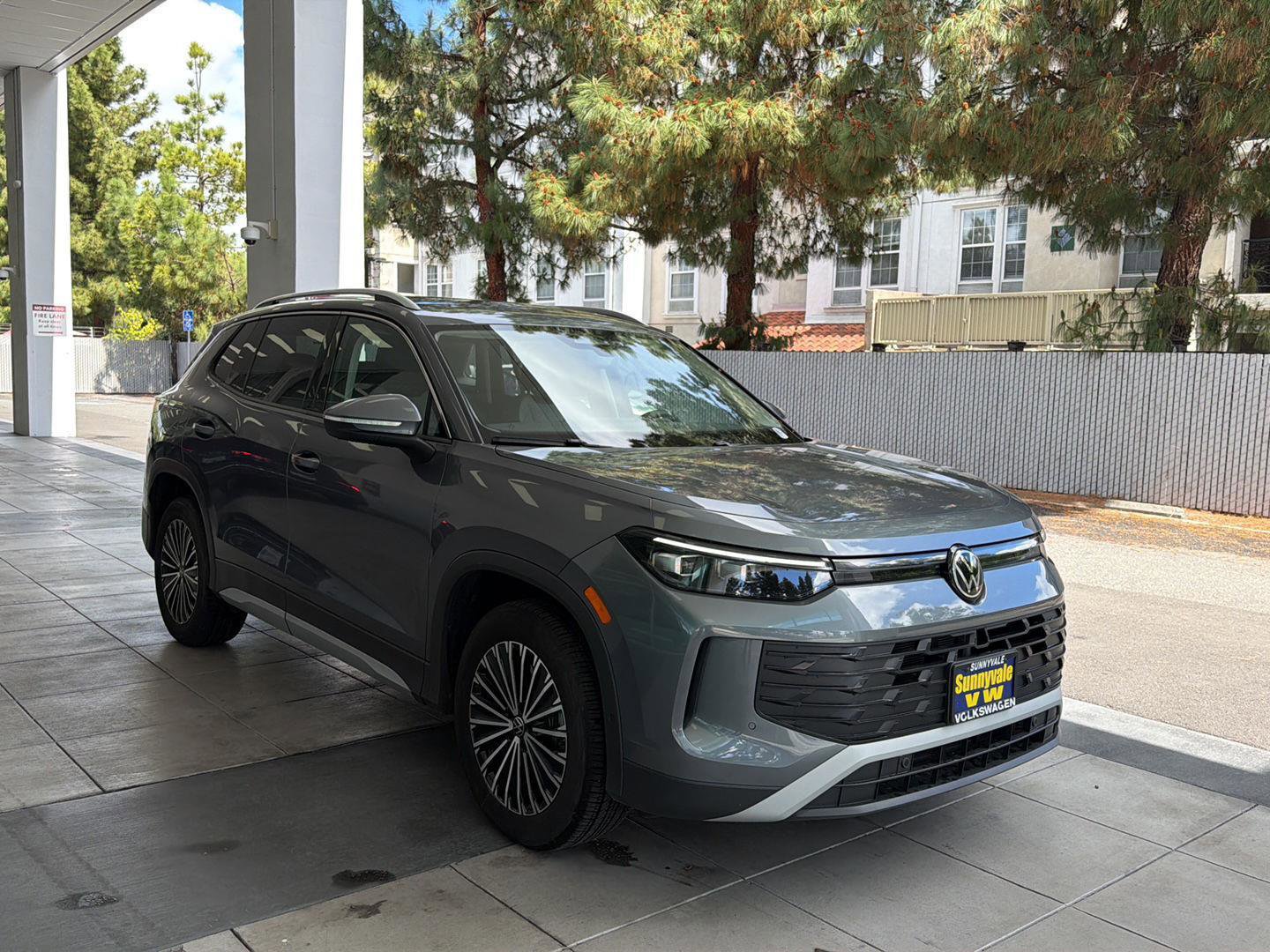 Certified 2025 Volkswagen Tiguan S w/ 18" Wheel Package image 7