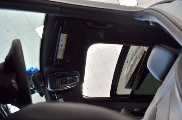 New 2025 Jeep Grand Cherokee Limited w/ Black Appearance Package image 30