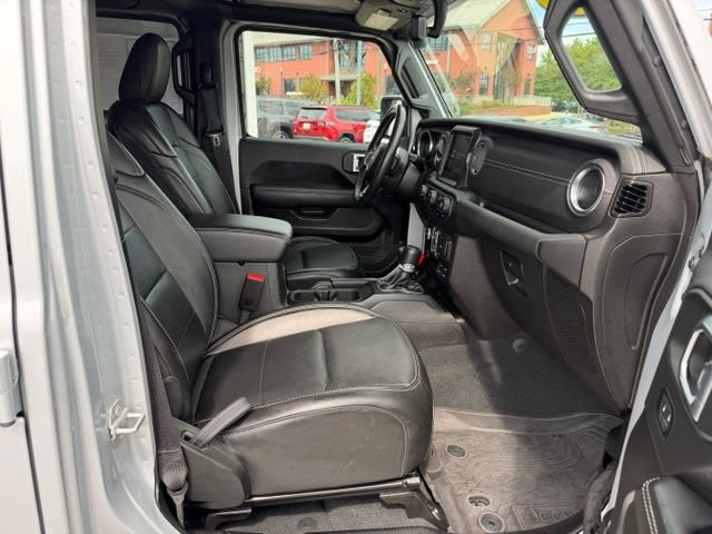 Used 2023 Jeep Wrangler Unlimited Sahara w/ Cold Weather Group AWD/4WD image 24