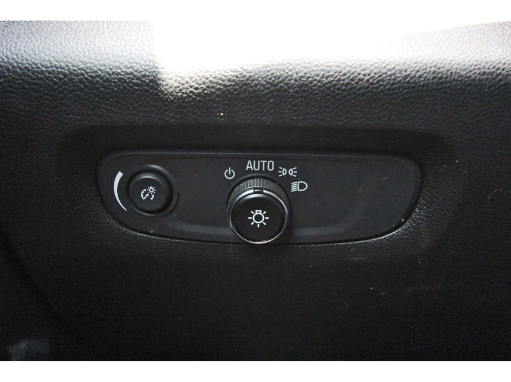 Used 2019 Chevrolet Traverse LS FWD image 20