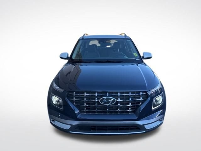 Used 2025 Hyundai Venue Limited image 3