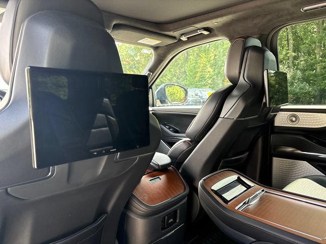 Used 2025 Lincoln Navigator L Black Label AWD/4WD image 17