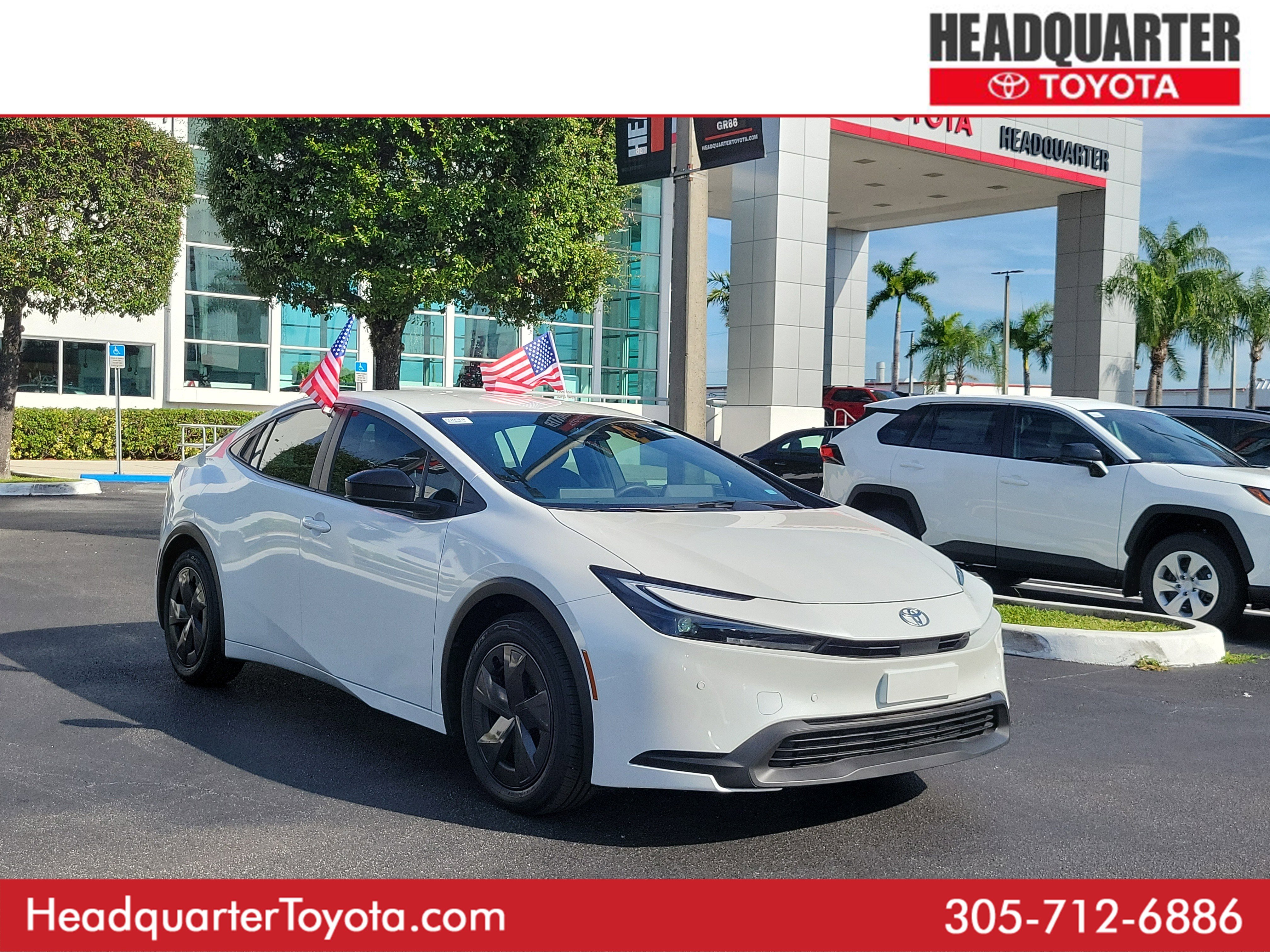 Used 2024 Toyota Prius LE image 1