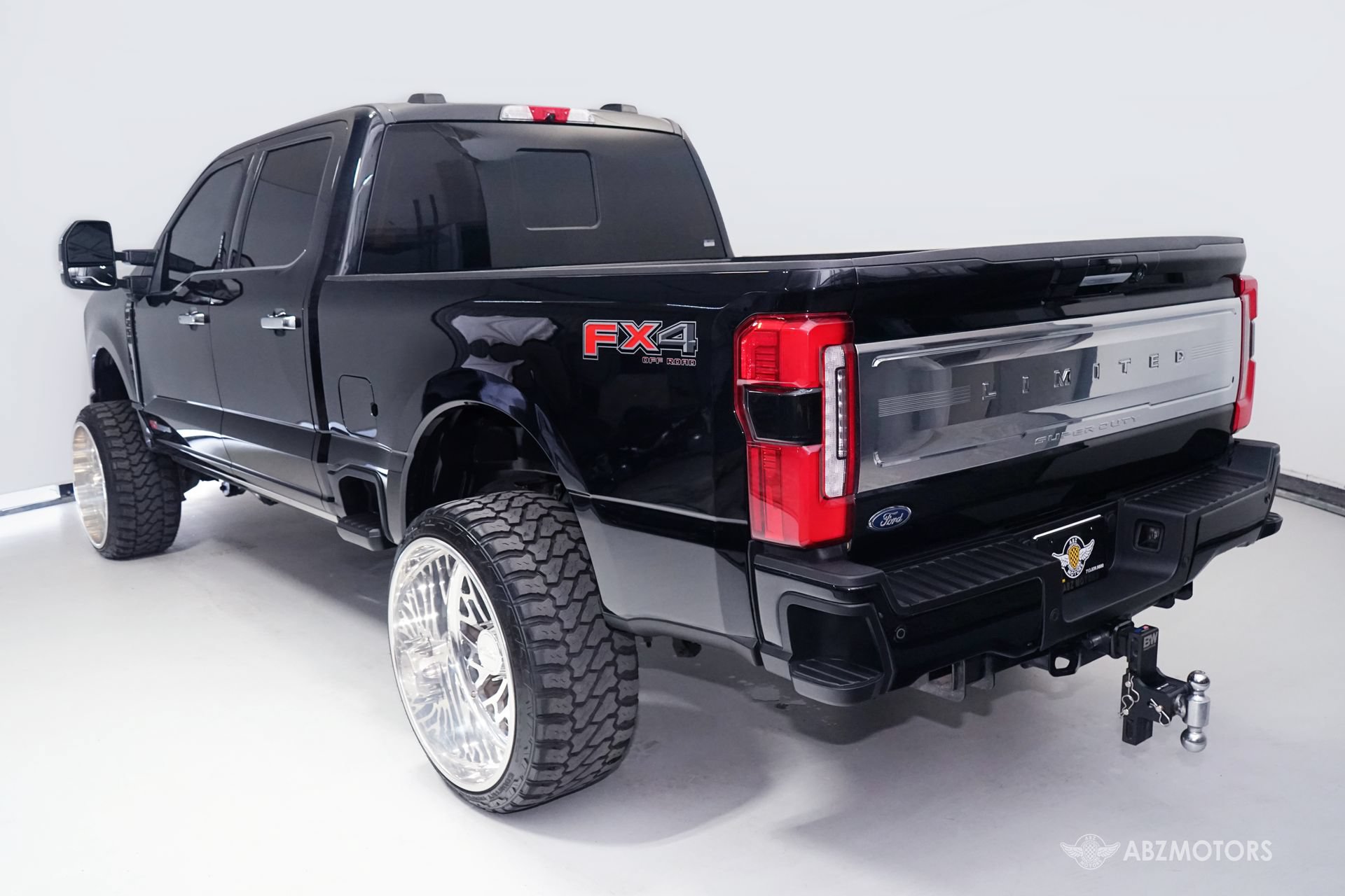 Used 2024 Ford F250 Limited w/ FX4 Off-Road Package AWD/4WD image 6