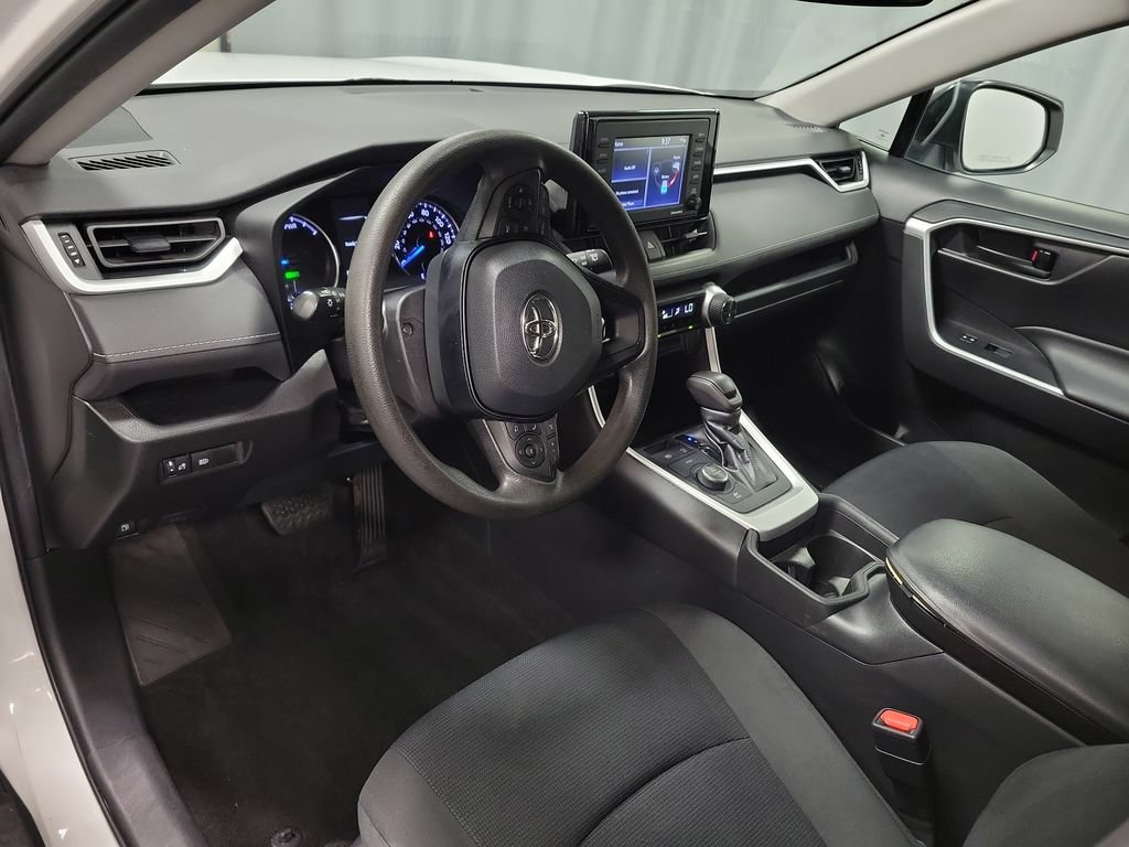 Used 2021 Toyota RAV4 LE AWD/4WD image 13