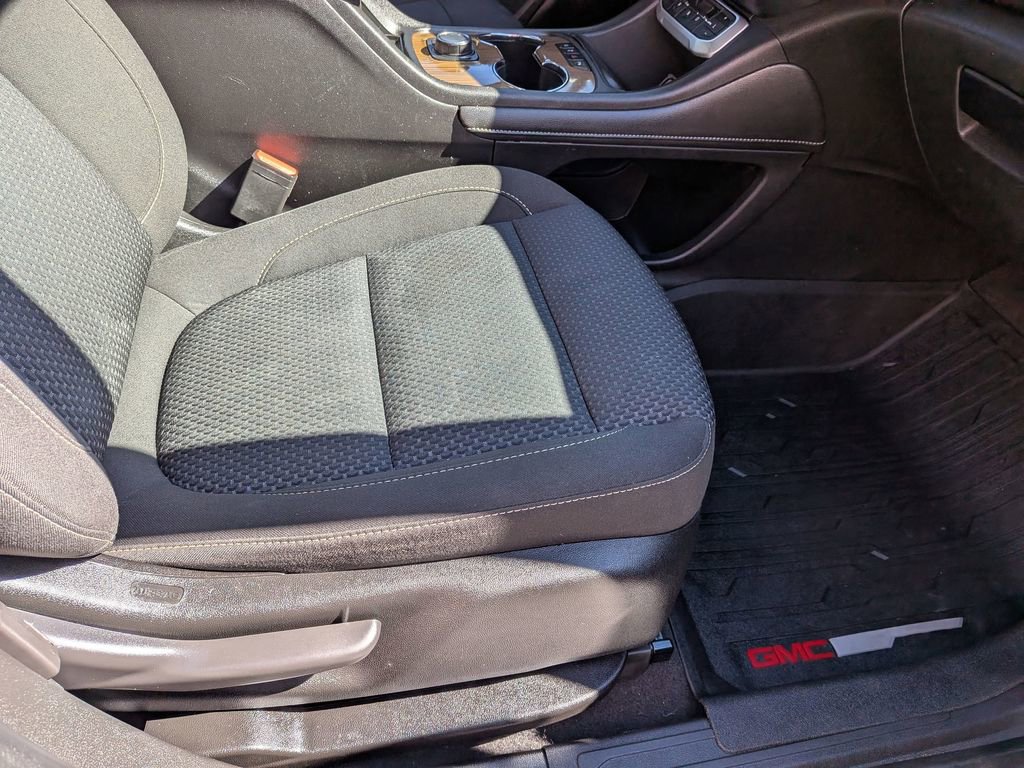 Used 2021 GMC Acadia SLE image 29