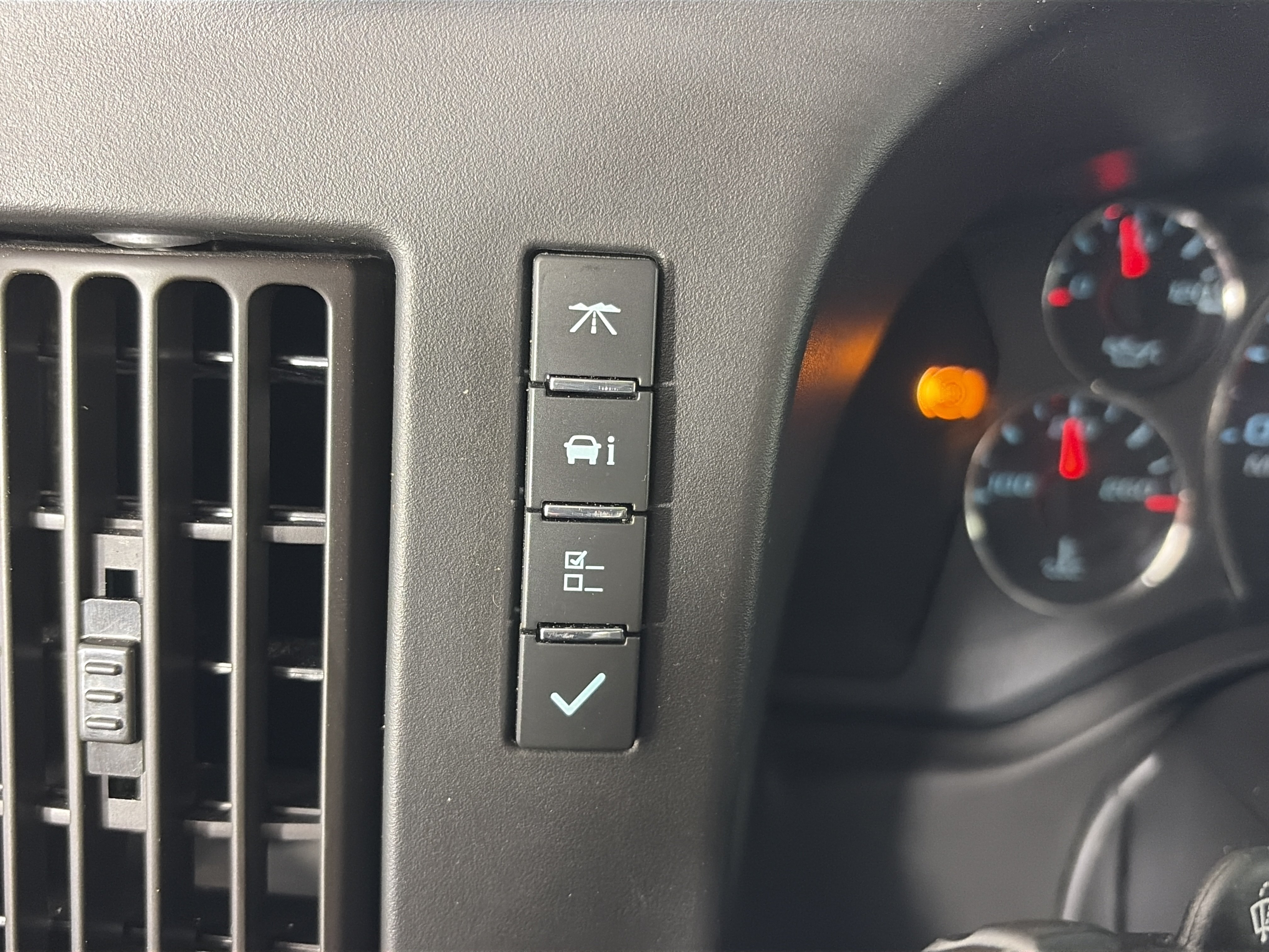 Used 2021 Chevrolet Express 2500 w/ Driver Convenience Package RWD image 30