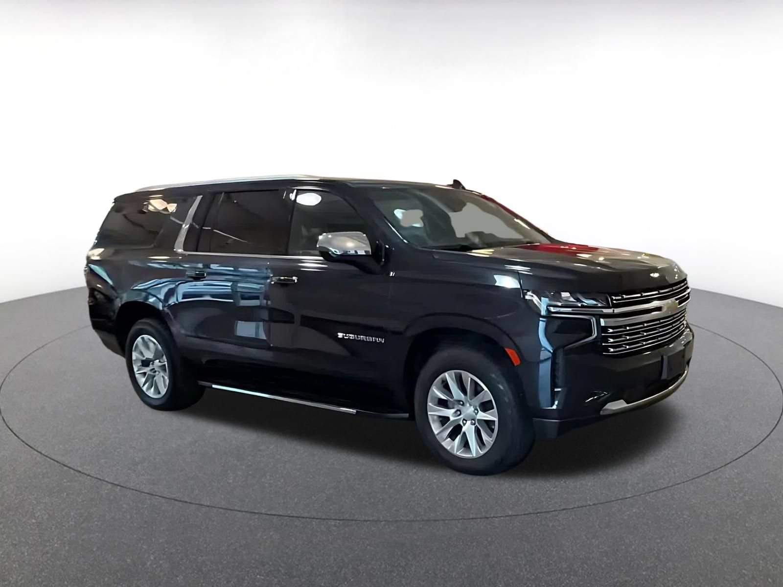 Used 2023 Chevrolet Suburban Premier AWD/4WD image 2