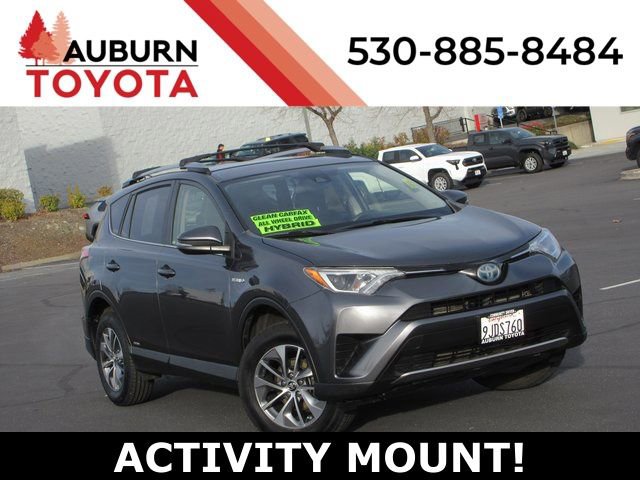 Used 2018 Toyota RAV4 LE image 1