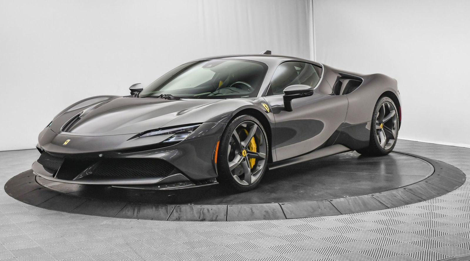 Used 2022 Ferrari SF90 Stradale image 4