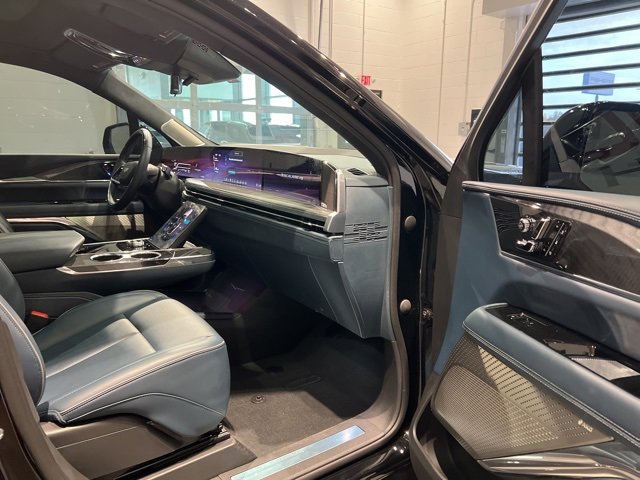 Used 2025 Cadillac Escalade IQ Sport 2 image 34