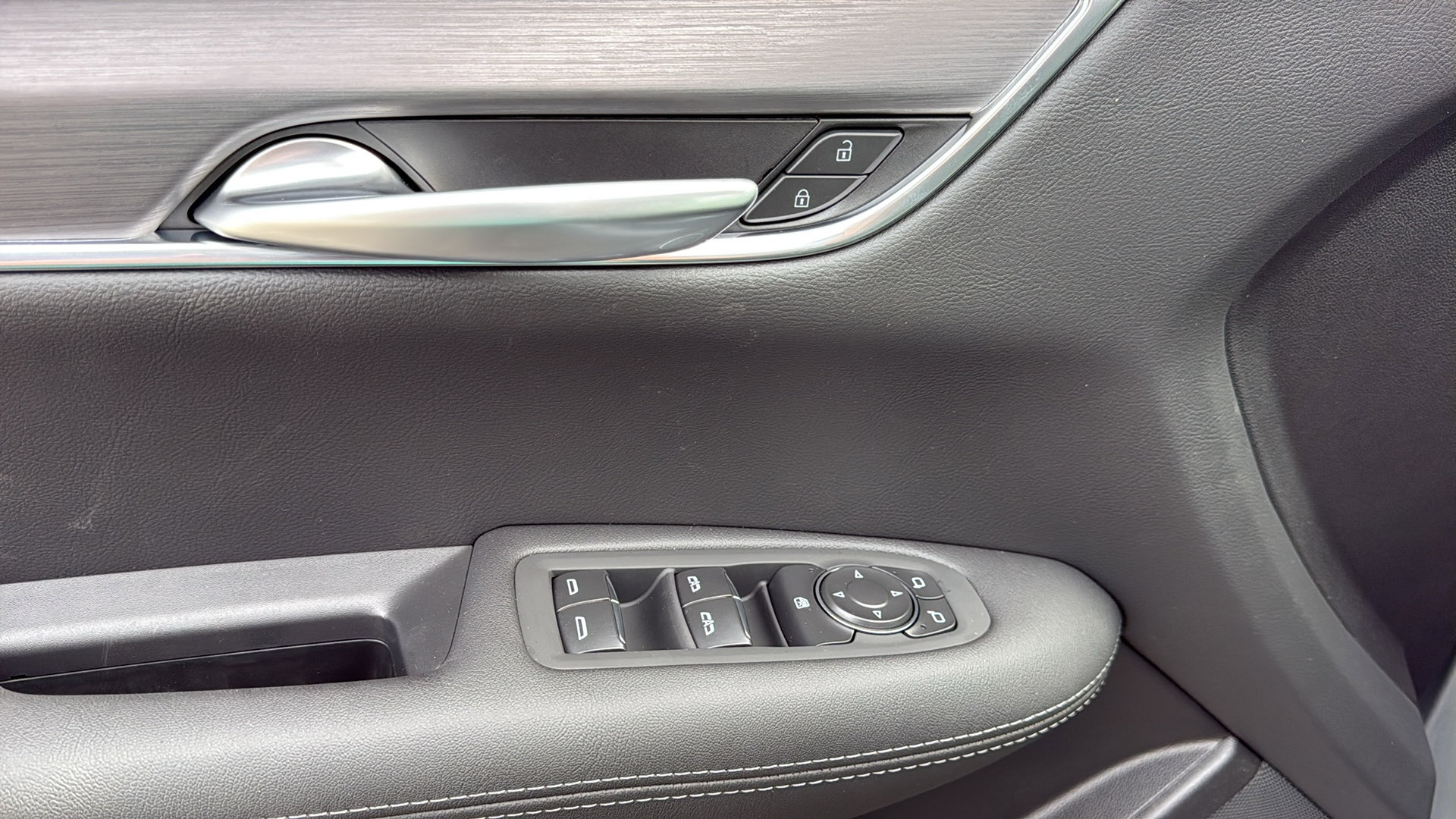 New 2026 Cadillac XT5 Luxury w/ LPO, Floor Liner Package image 11