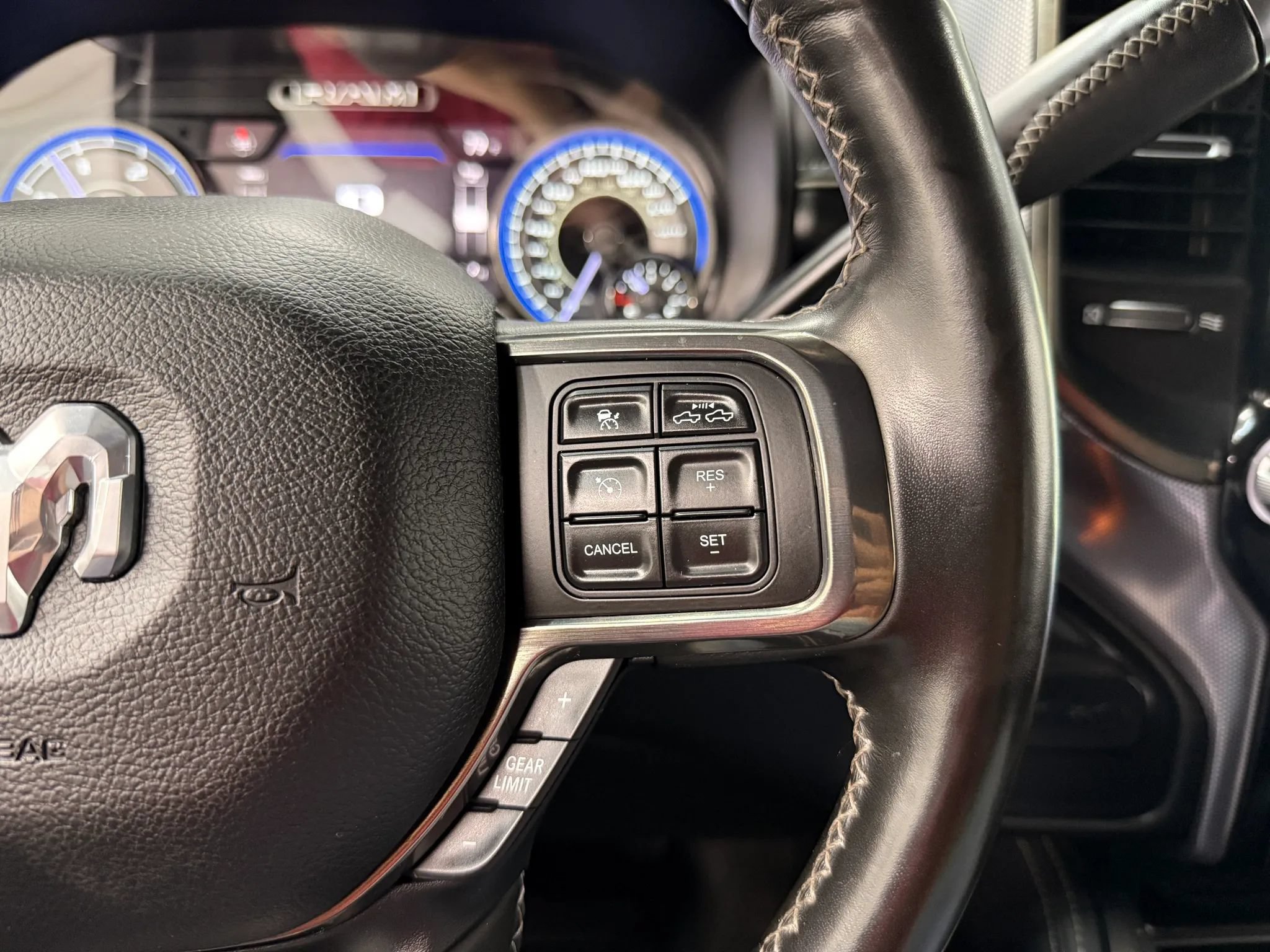 Used 2021 RAM 2500 Limited AWD/4WD image 34