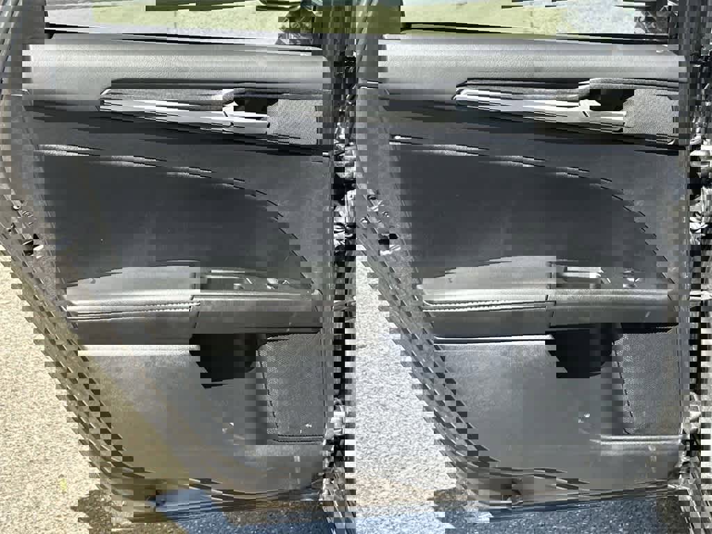 Used 2020 Ford Fusion Energi Titanium image 40