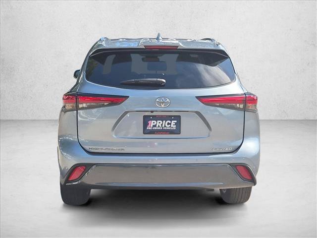 Used 2023 Toyota Highlander Limited FWD image 7